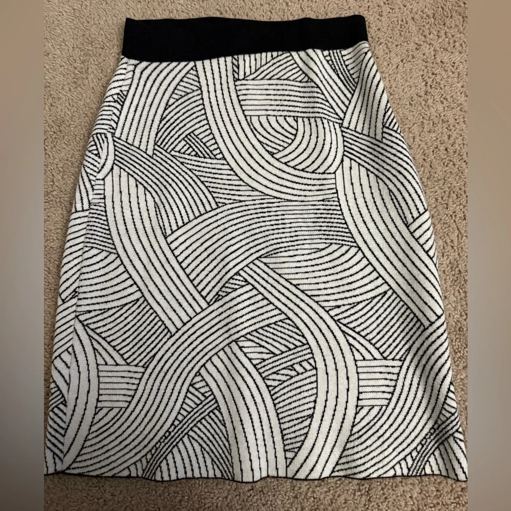 Anthropologie Maeve Jovana Sweater Pencil Skirt Black & White  Medium Geometric - Picture 2 of 5